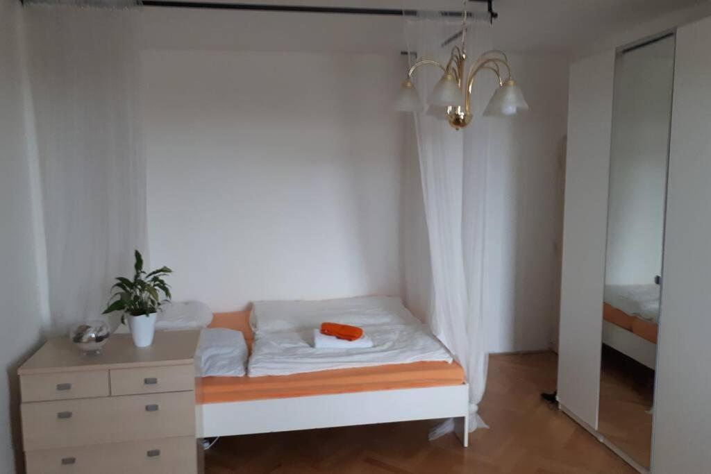 Room In Apartment Prague 3 Ngoại thất bức ảnh