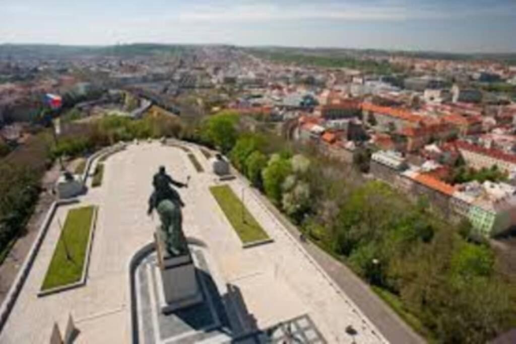 Room In Apartment Prague 3 Ngoại thất bức ảnh