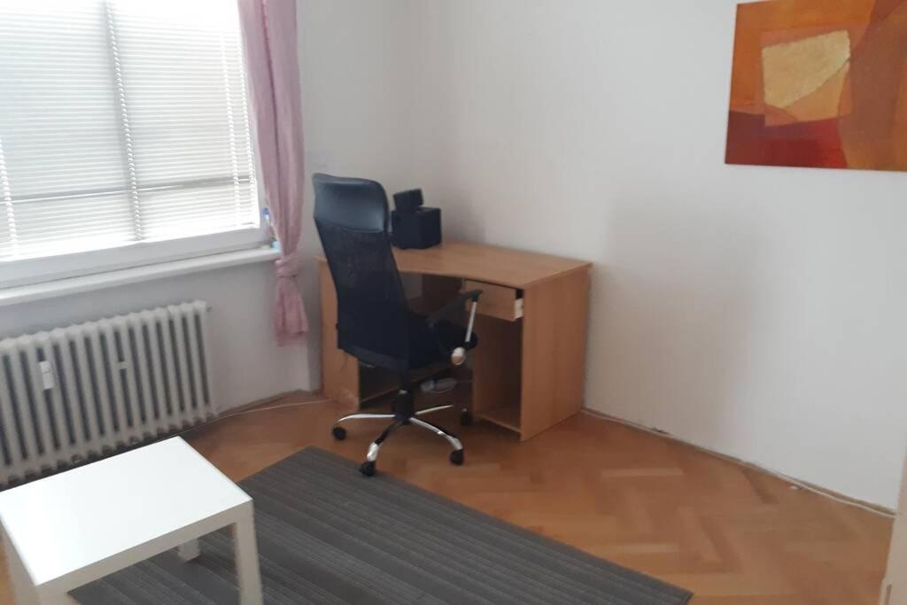 Room In Apartment Prague 3 Ngoại thất bức ảnh